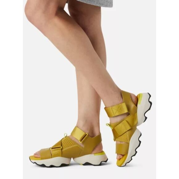 Sorel Kinetic Impact Strappy Sandals Womens 8 Dioxide Gold Green Yellow - Picture 2 of 10